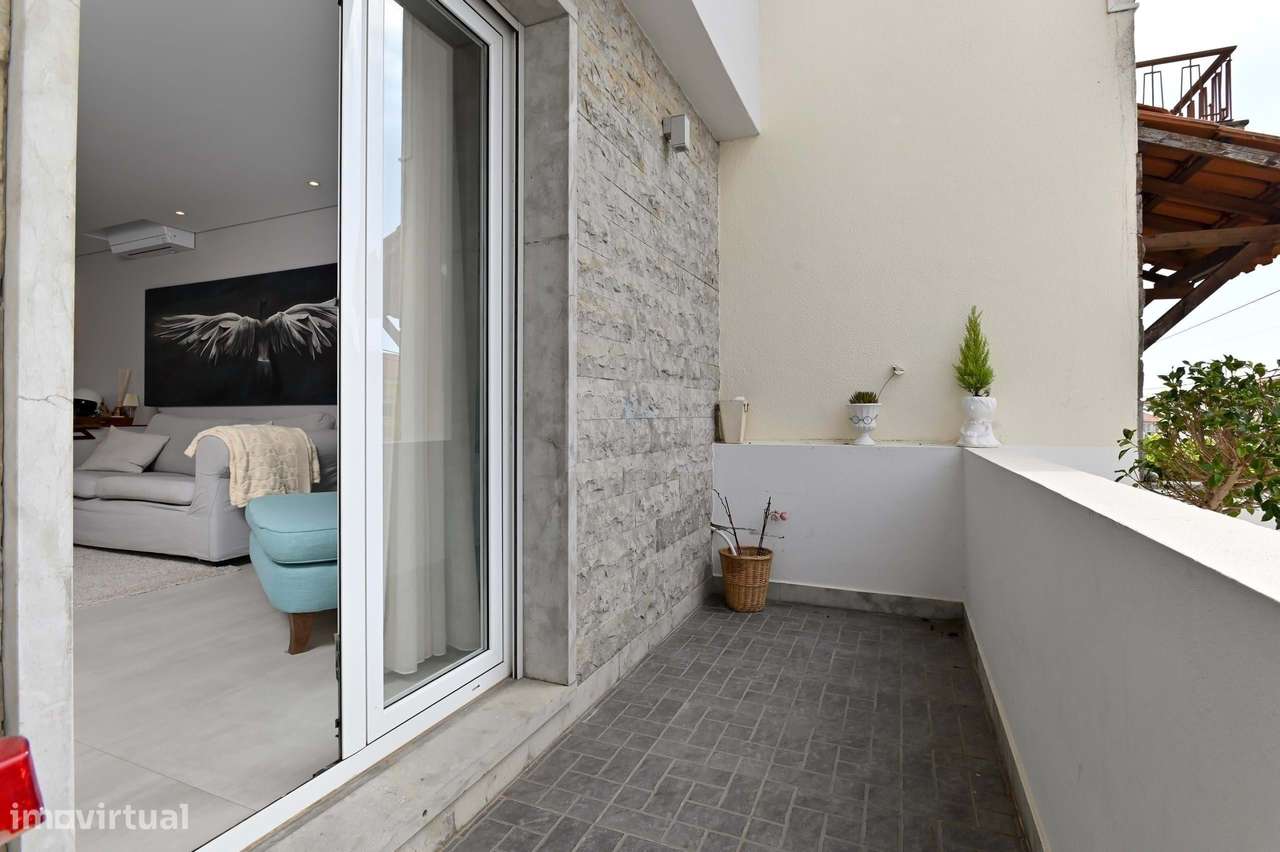 Moradia T3+1 | Sotão e Cave | Remodelada | Pátio Exterior | Amoreira-7