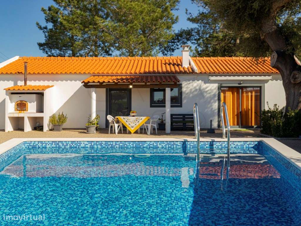 Moradia térrea com logradouro, piscina e estacionamento em Grândola-9