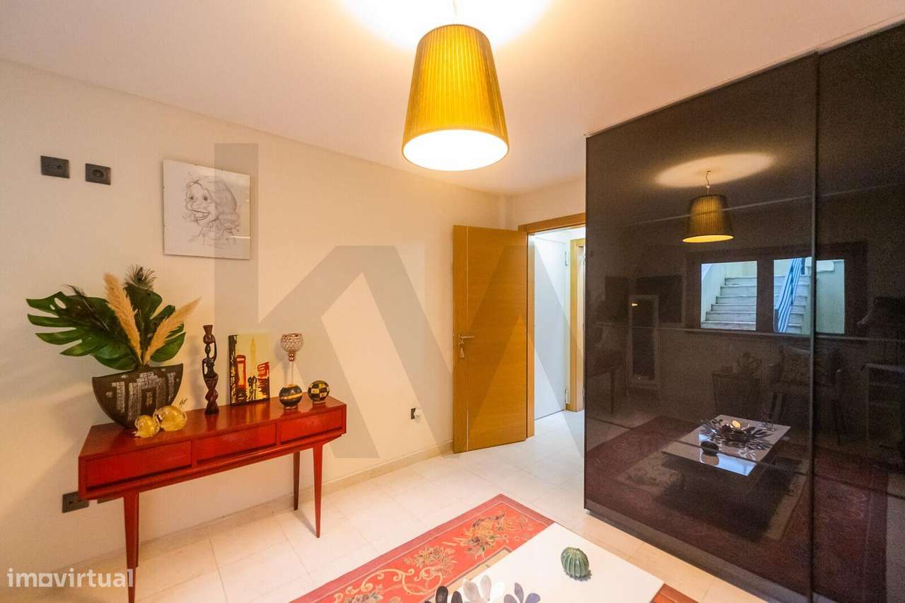 Moradia T4+1 em Agualva-Cacém – Conforto, Qualidade e Vista Desafogada-14