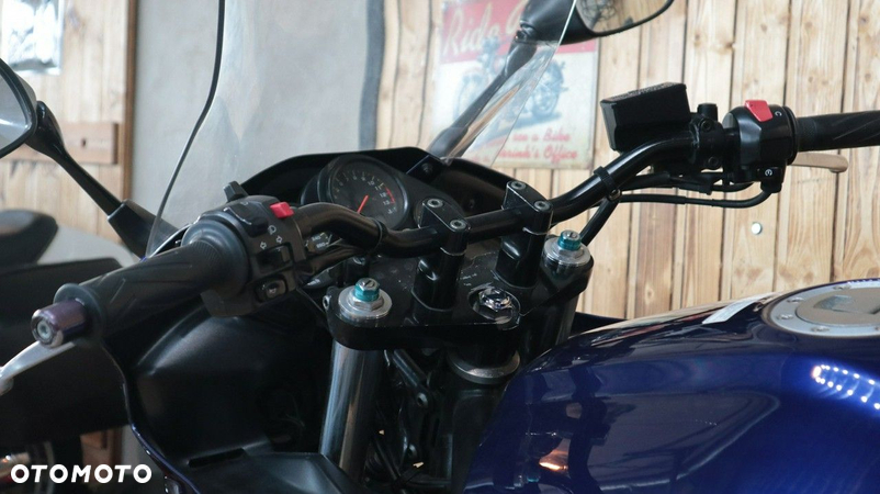 Yamaha FZS - 8