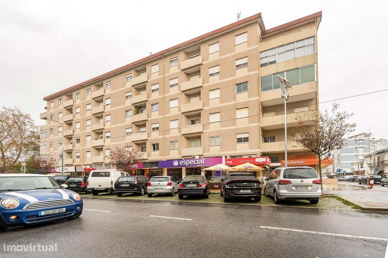 Apartamento T3 com Varanda | Centro Barcelos-24