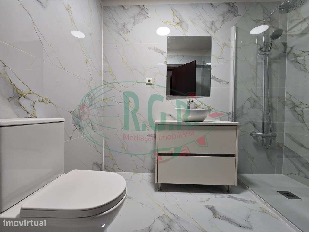 T2 C/ Lg Garagem e Arrúmos - Próximo Metyis-19