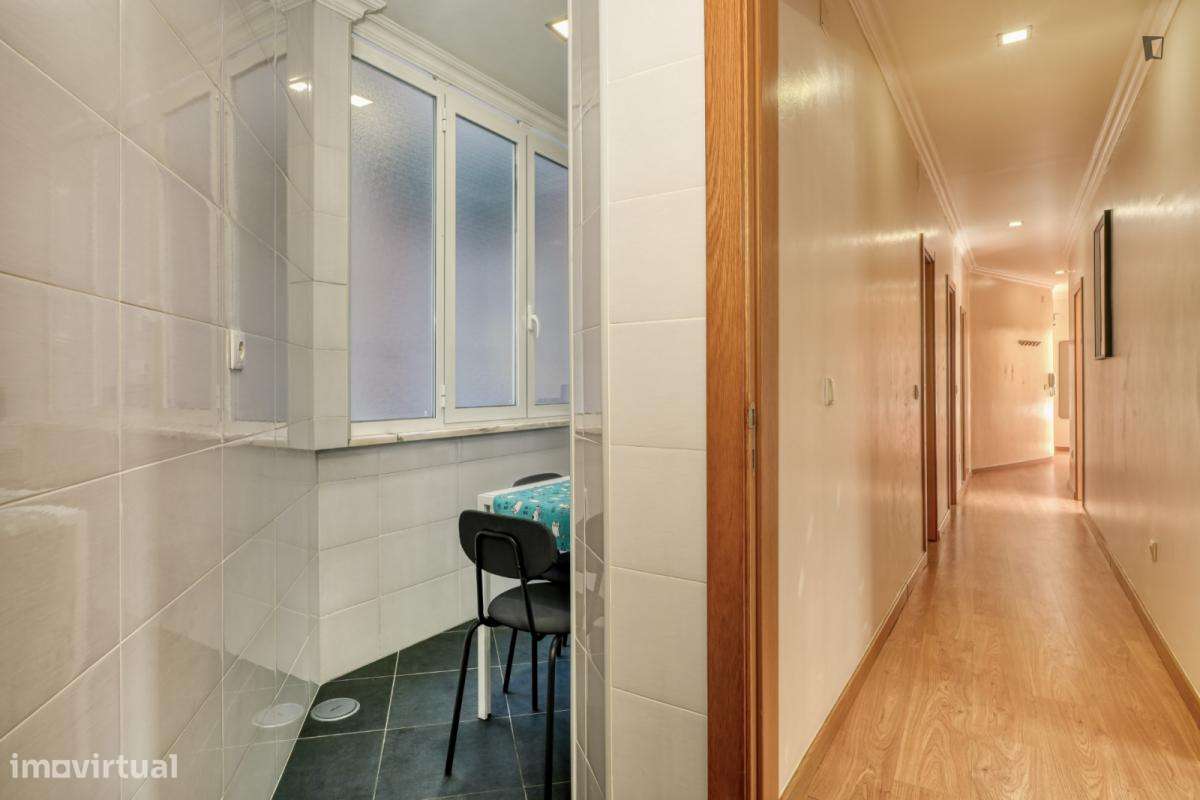 Quarto - localizado em Penha de França Lisbon - Grande imagem: 3/8