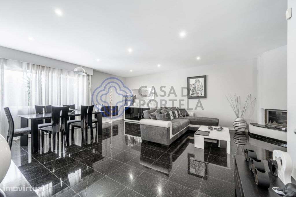 Moradia T4 localizada em Gulpilhares, c/ 3 frentes e com Piscina . - Grande imagem: 5/29