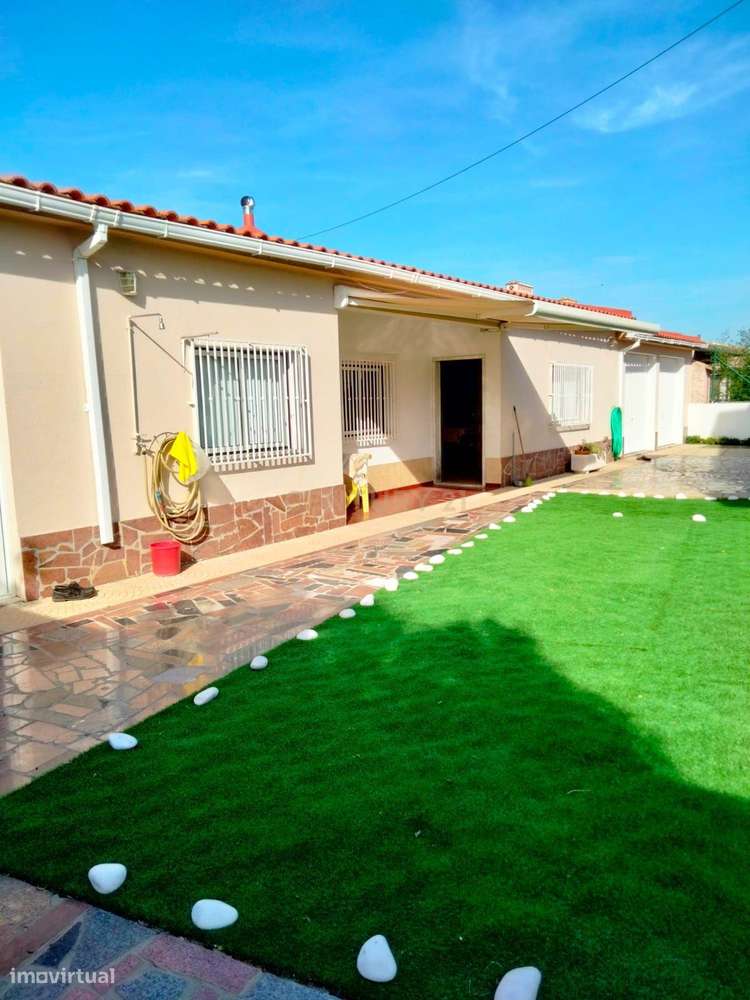 Moradia isolada com terreno de 800mt - Grande imagem: 4/51