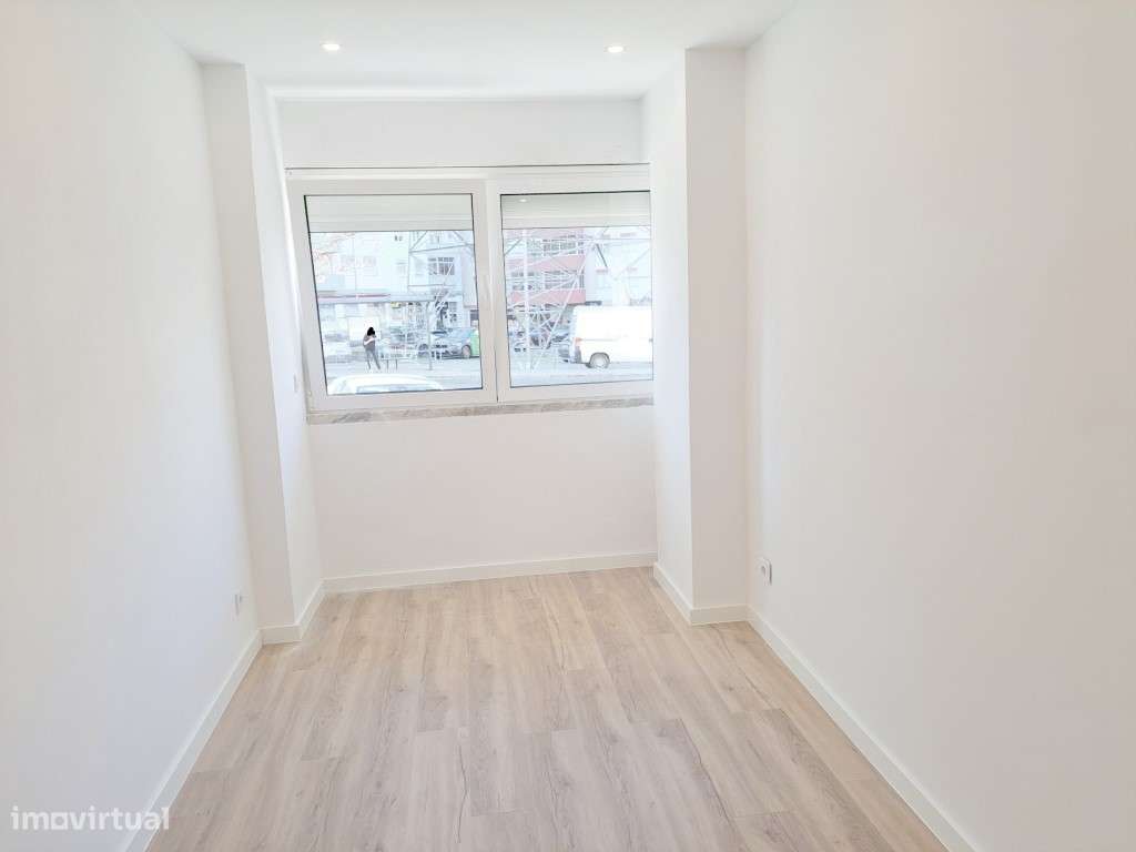 Apartamento T2 com elevador para venda em Odivelas - Lisboa-13