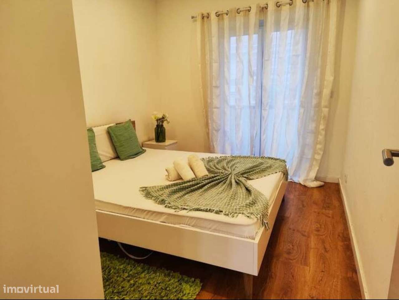 T2 Amadora remodelado junto a estação - Grande imagem: 5/9