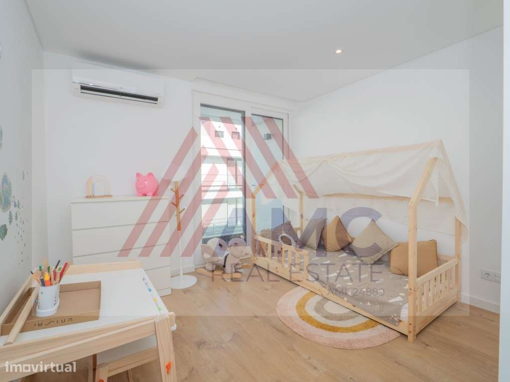 VENDE-SE MORADIA T3 NOVA COM PISCINA PRIVATIVA E GARAGEM-59