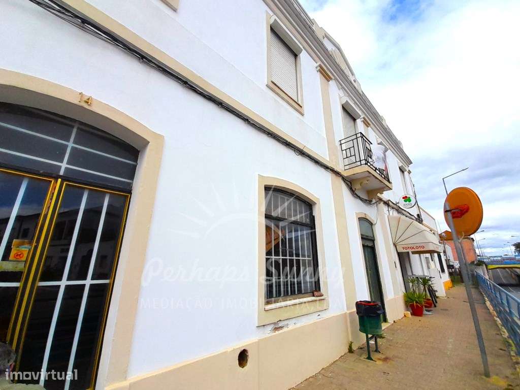 Moradia T5 com Comércio - Grande imagem: 2/27