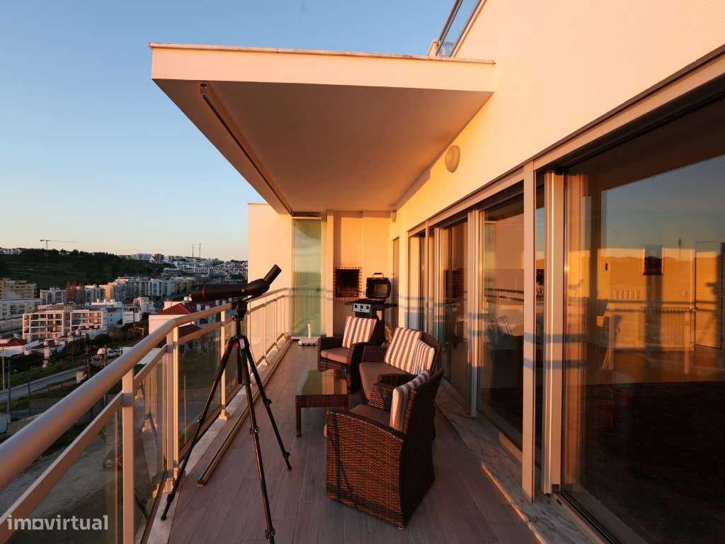 Penthouse T2 com vista panorâmica de mar e terraço privado em condo...-12