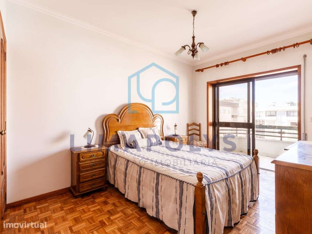 Apartamento T3 com amplas áreas e lugar de garagem-7