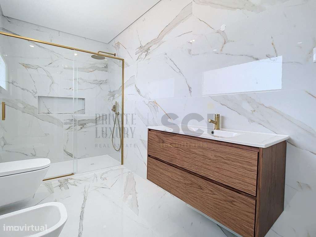 Moradia T4 Térrea Isolada em Azeitão com Piscina e Garagem-14