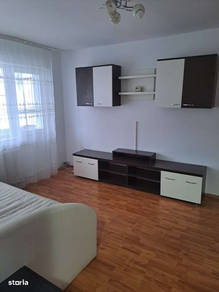 Apartament 2 camere 45 mp, etaj 4 - zona Sfanta Vineri - Imagine principală: 3/8
