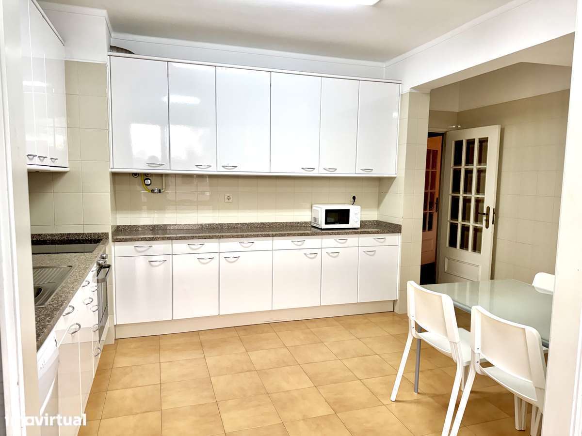 T3 c/ box fechada, grandes áreas e ótima localização - despesas pagas - Grande imagem: 2/41