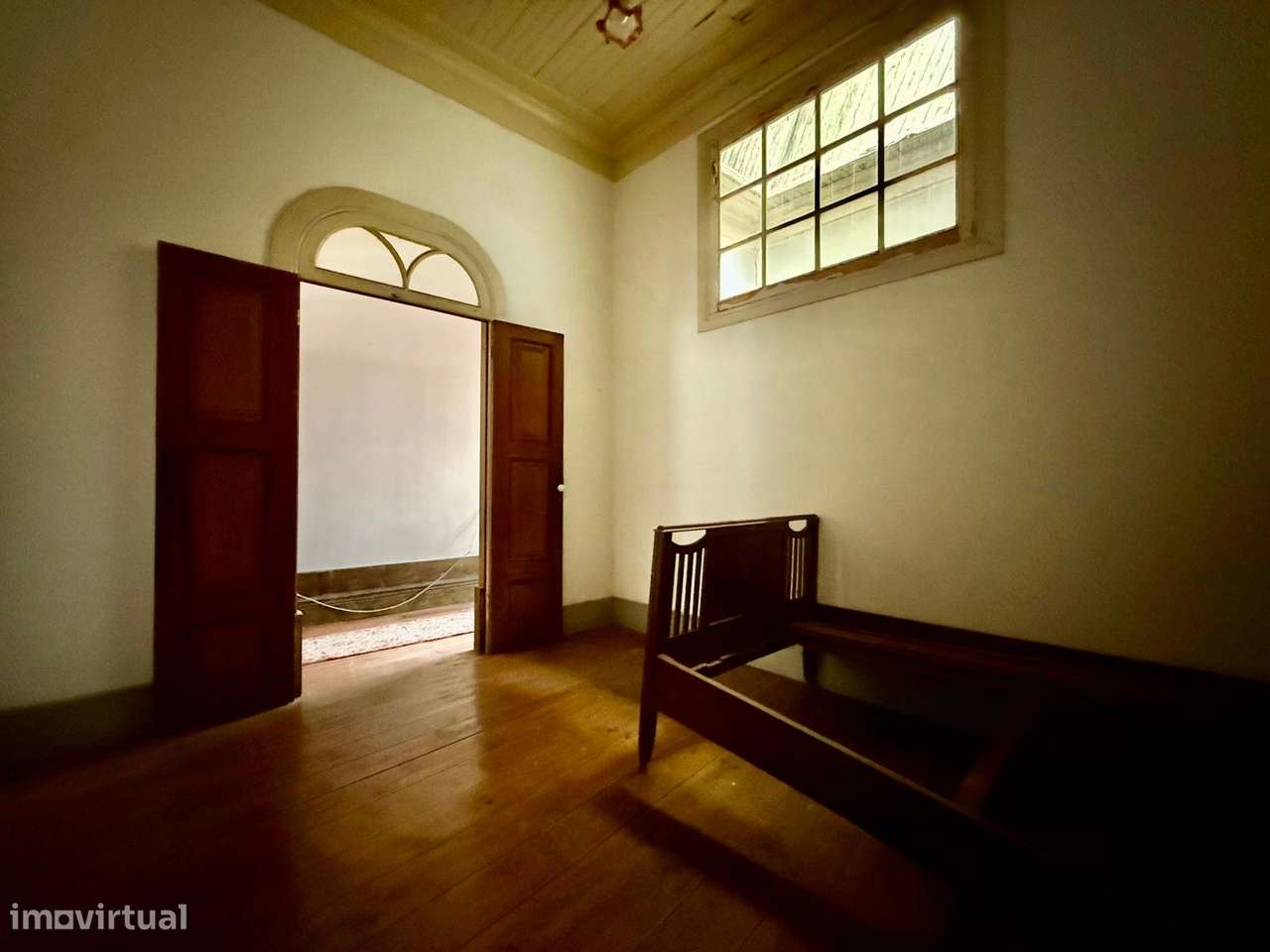 Moradia de Traça Apalaçada com Lojas  no Centro Histórico de Ovar-20