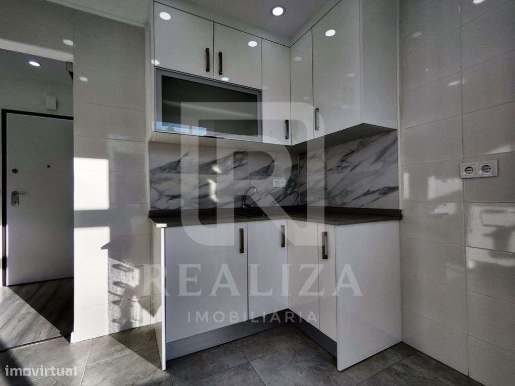 Apartamento T1 remodelado com elevador e marquise no centro de Lisb... - Grande imagem: 2/36