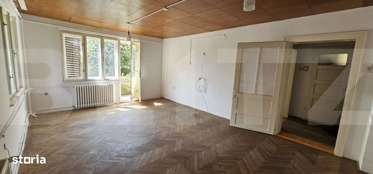 Casa cu 2 apartamente de 3 camere in centru - Imagine principală: 2/12