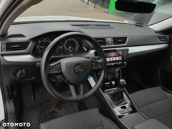 Skoda Superb 2.0 TDI Ambition - 9