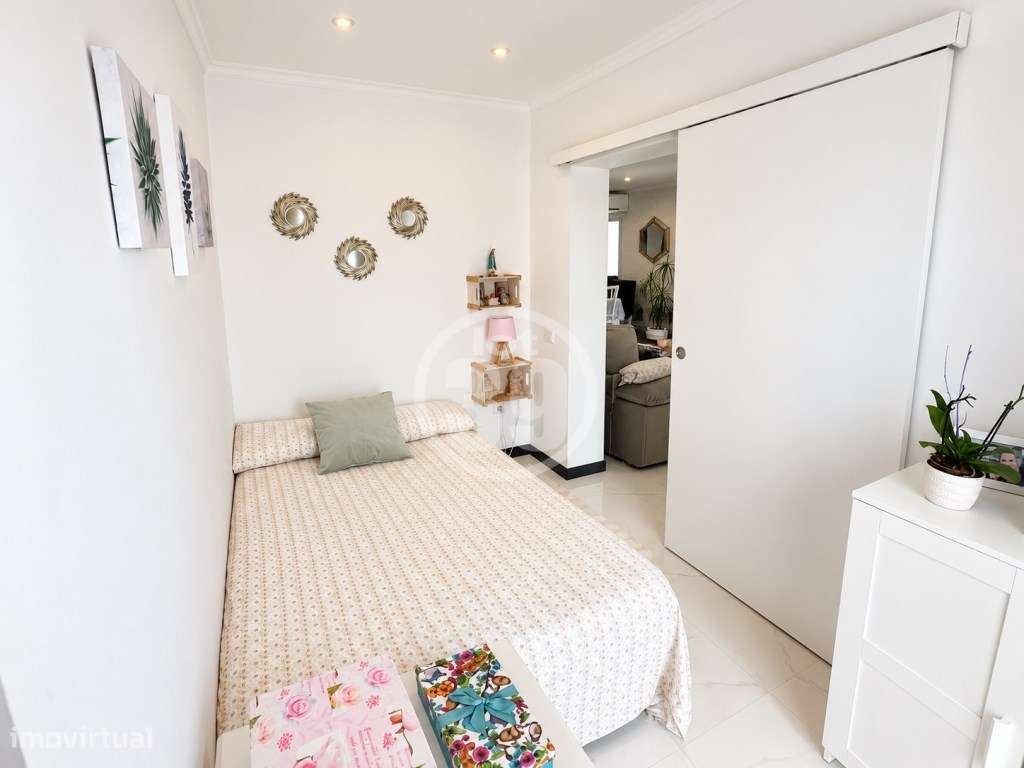 Apartamento renovado com 2 quartos em condomínio fechado | Areias d...-24