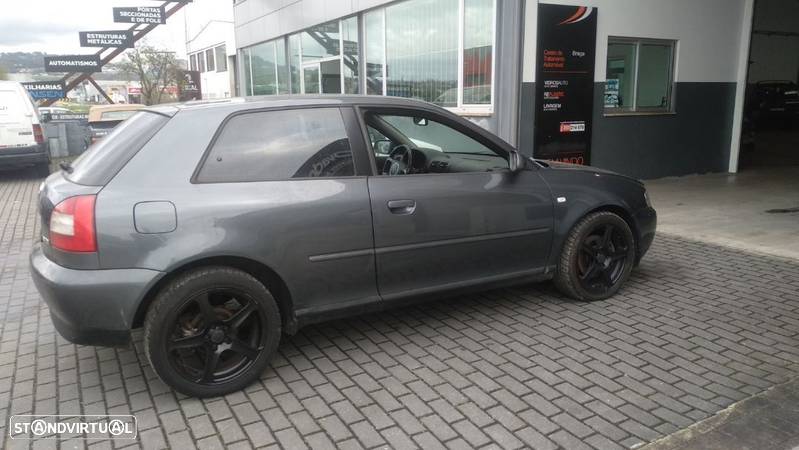 Audi A3 8L xenon 1.9 tdi 130cv de 2002 para peças - 1