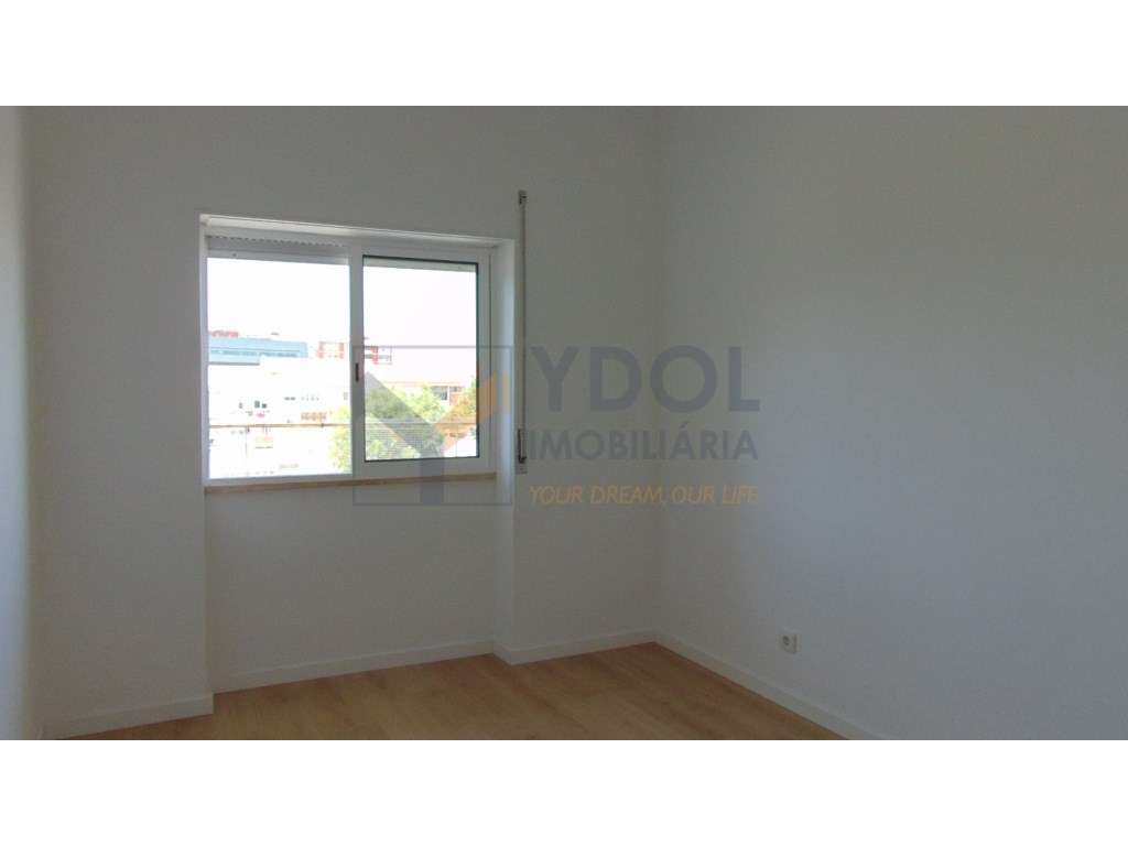 T1 Remodelado com Varanda Generosa e Excelente Luminosidade no Alto...-8