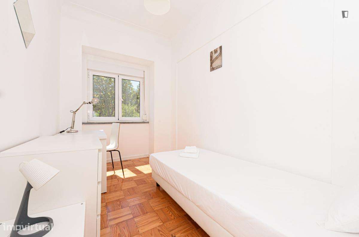 Quarto - localizado em Sete Rios Lisbon - Grande imagem: 3/10