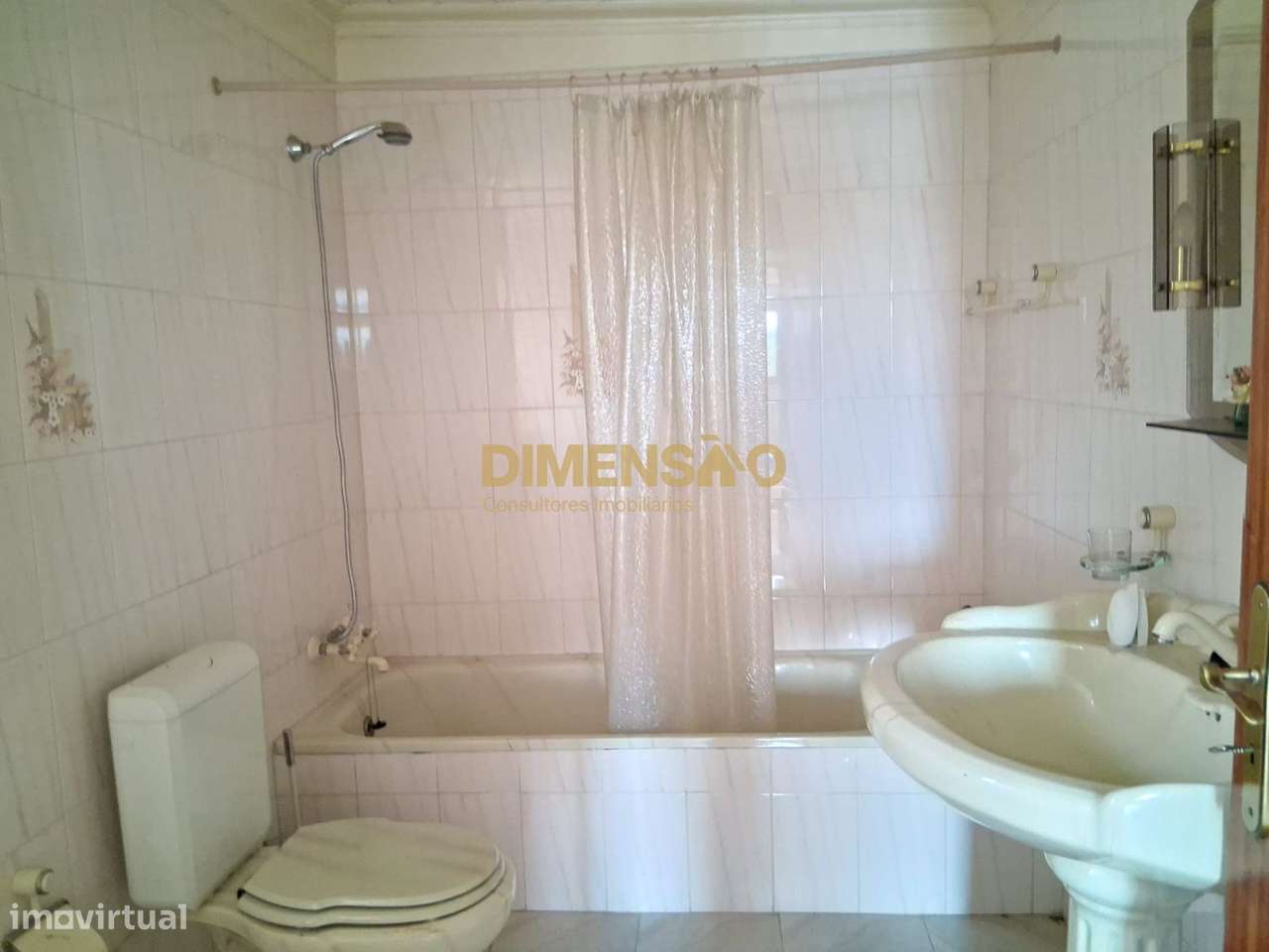 Deslumbrante Quinta V4 com Vistas Privilegiadas no Coração da Régua...-12