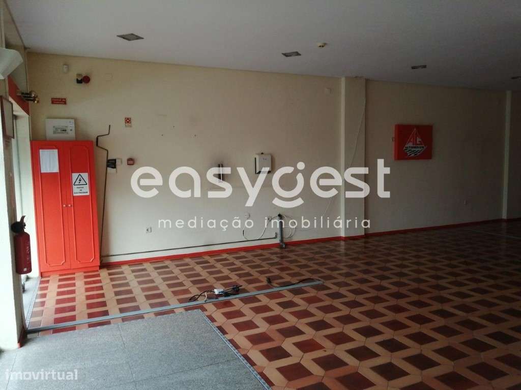 Excelente loja comercial em zona privilegiada em Alfena- Valongo. - Grande imagem: 4/11