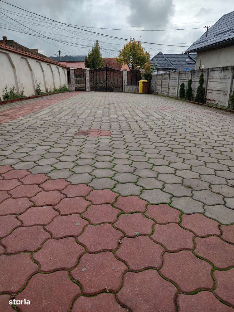 Casa de vânzare construcție 2012 Gușterița.-12