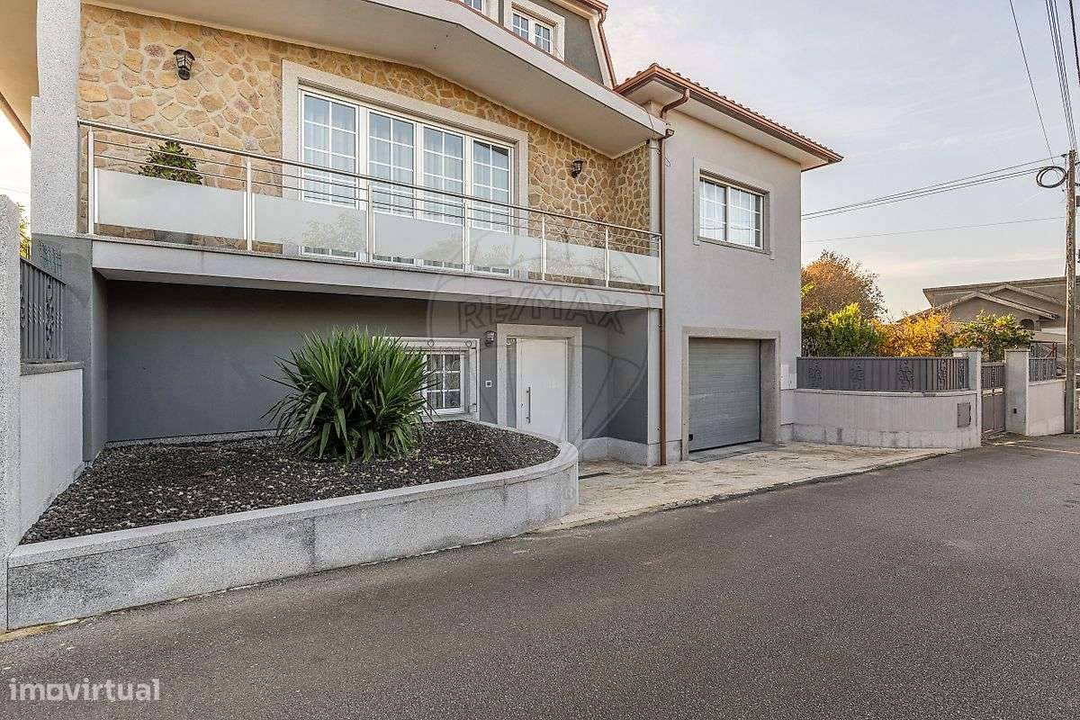 Moradia T5 para venda-12