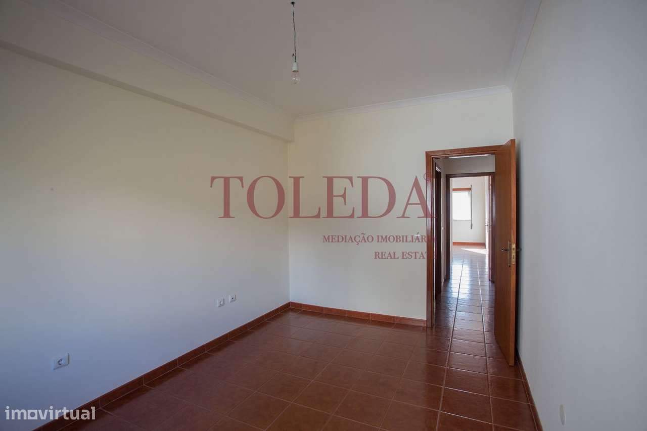 T3 com Lareira, Varanda, Boas áreas-18