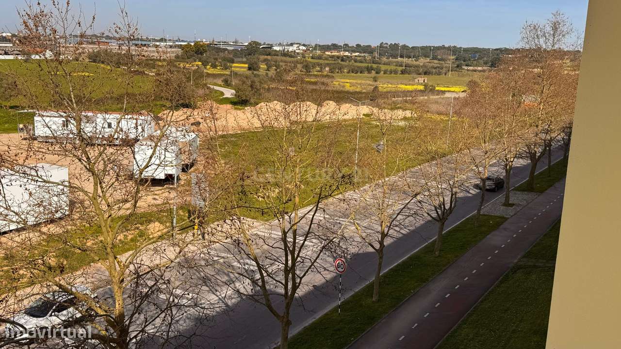 Excelente T4 no Montijo com Garagem e Arrecadação.-37