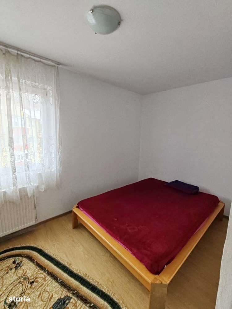 Inchiriez apartament 3 camere Govandar - Imagine principală: 4/7