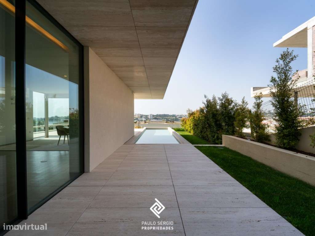 Moradia de Luxo T4 na Quinta Marques Gomes-2