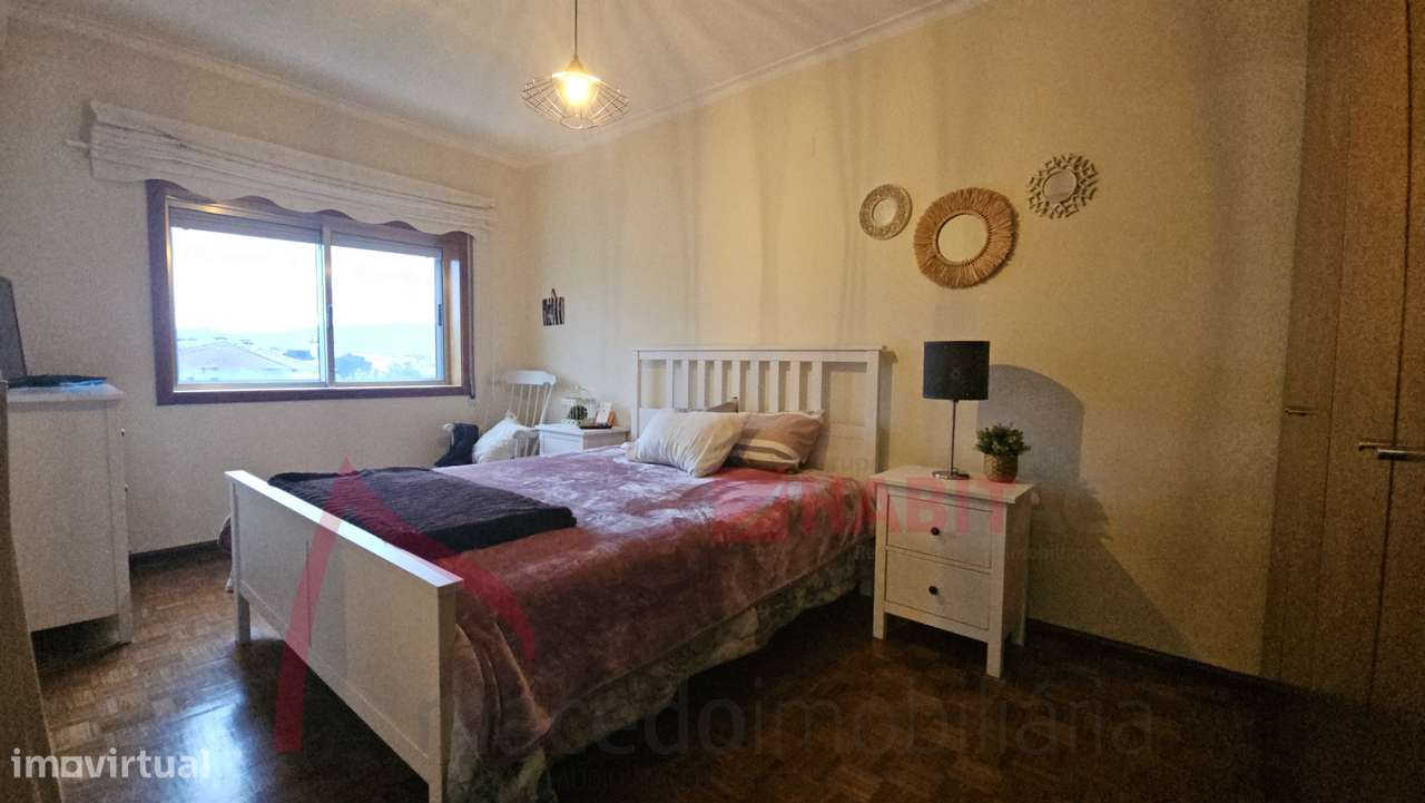 Apartamento T3 com 3 frentes, varandas e garagem fechada – Amares-7