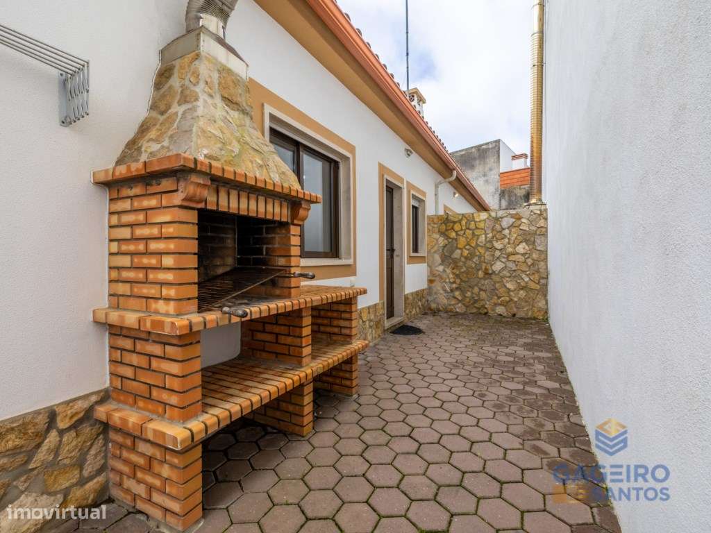 Moradia T2 com Jardim e Churrasqueira a 5 Minutos da Praia-19