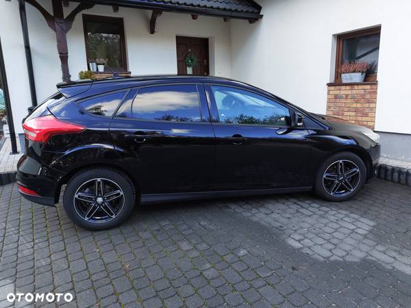 Ford Focus 1.0 EcoBoost Titanium - 37