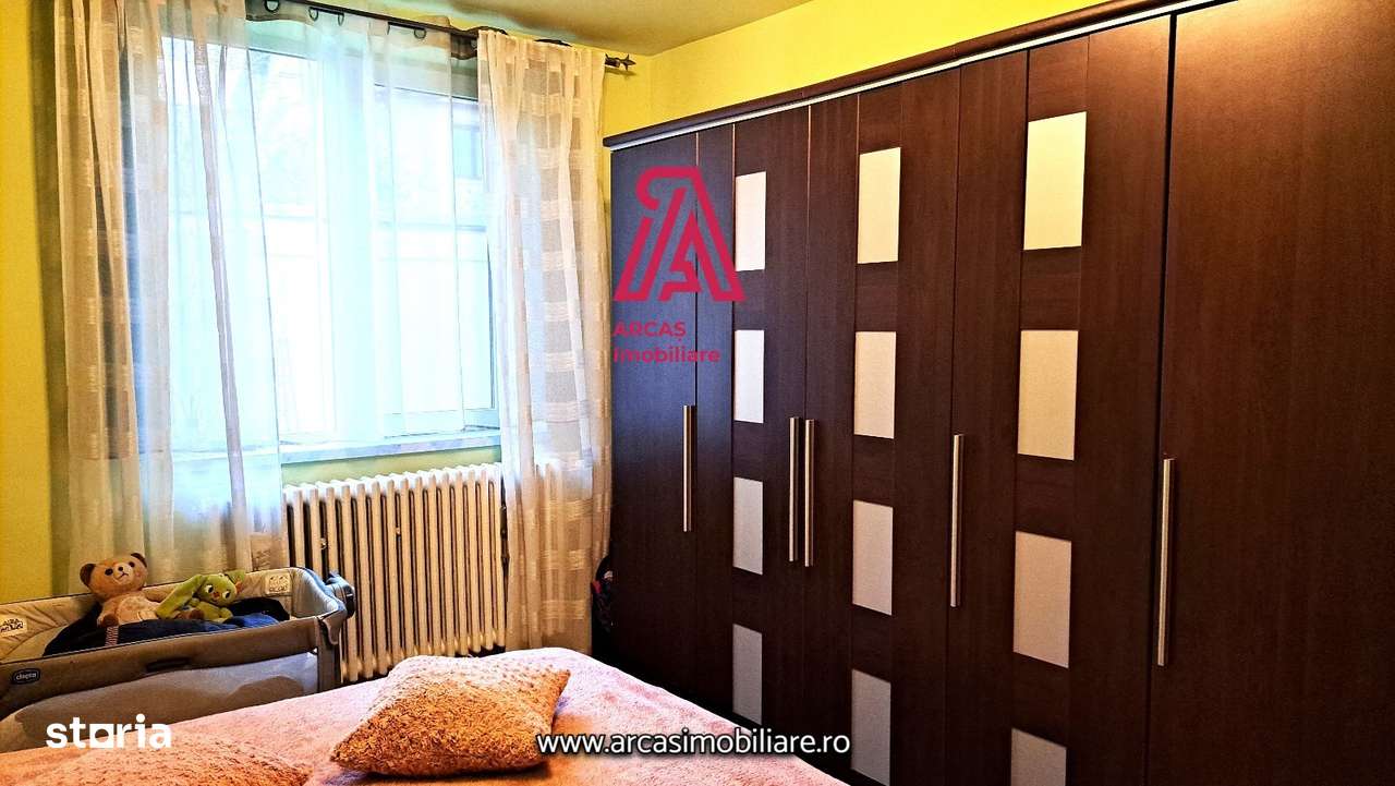 Vila de vanzare 243 mp -garaj-Str Negoi!-2