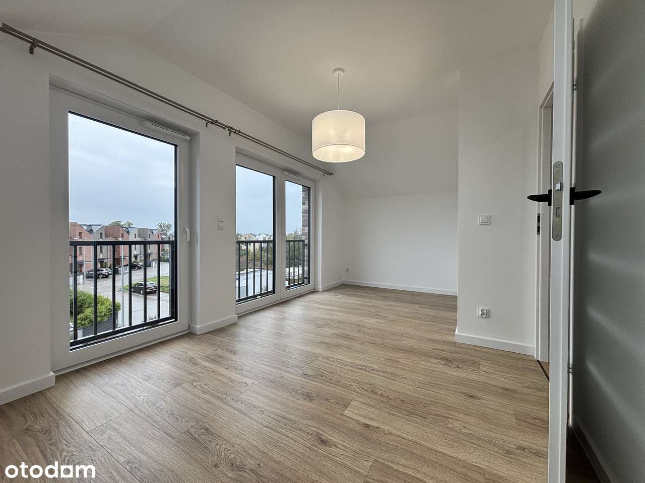 Apartament DWUPOZIOMOWY w szeregowcu z dużym TARASEM-11