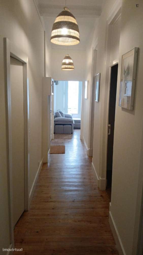 Quarto - localizado em Penha Lisbon - Grande imagem: 1/10