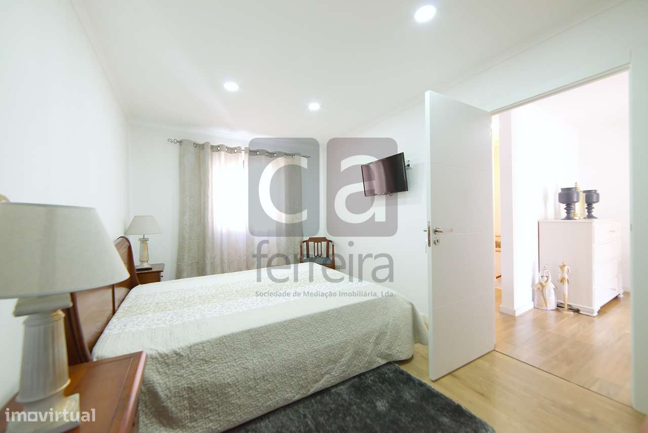 Moradia T3 Totalmente Remodelada em Almeirim-21