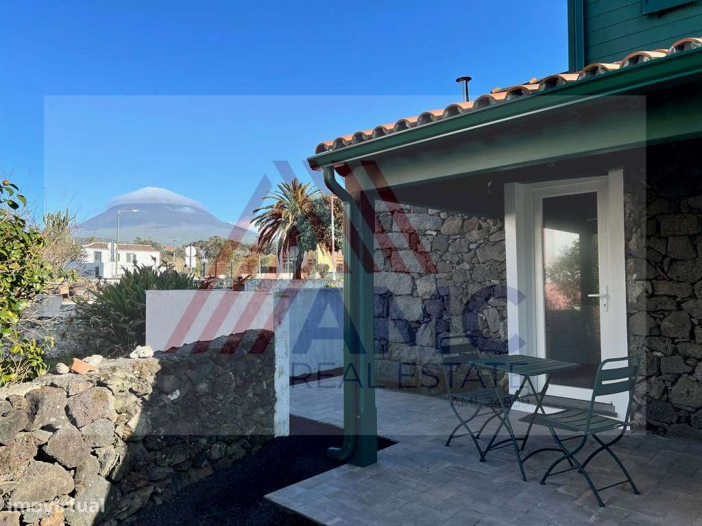 MORADIA COM 2 PISOS NO CORAÇÃO DA VILA MADALENA DO PICO - Grande imagem: 5/25