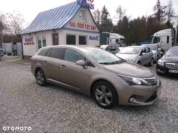 Toyota Avensis 2.0 D-4D Premium - 1