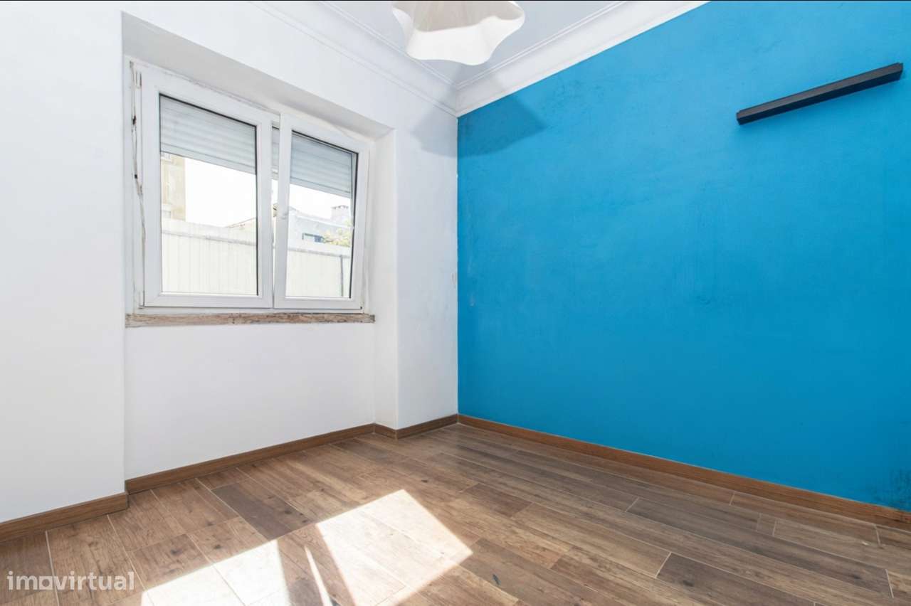 Apartamento T2 na Penha de França em prédio com elevador-17