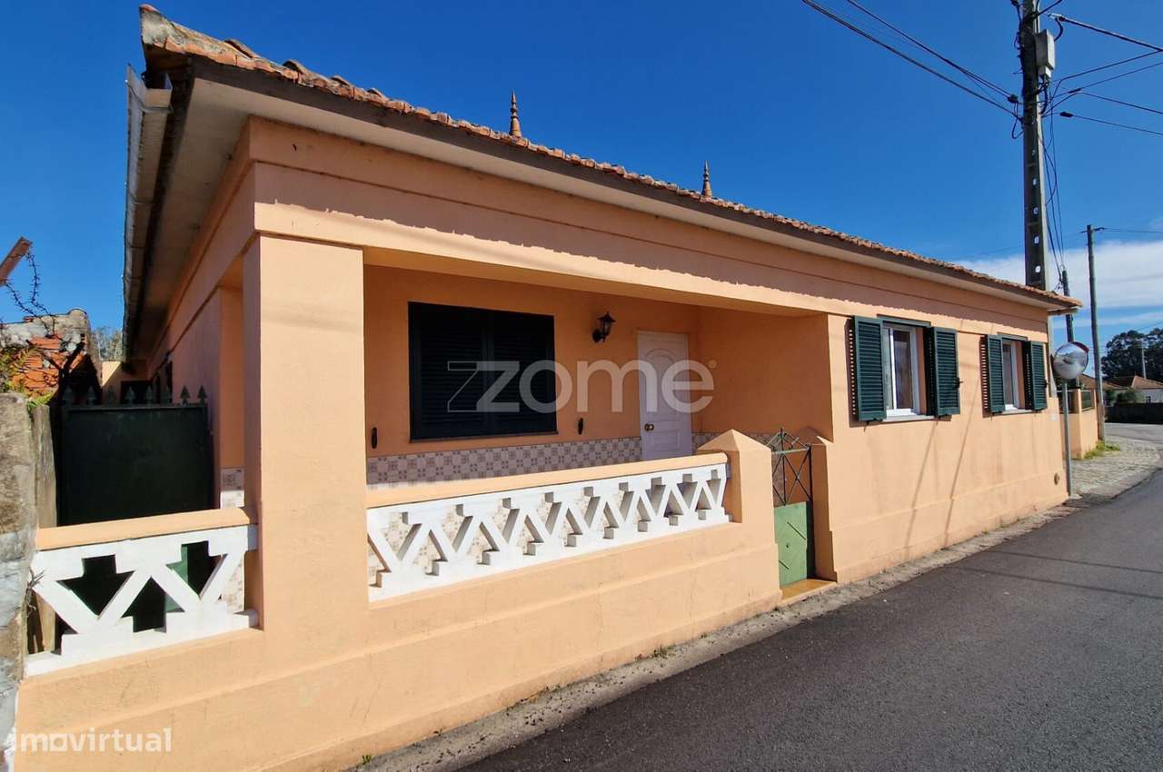 Moradia com terreno e anexos - Grande imagem: 3/24