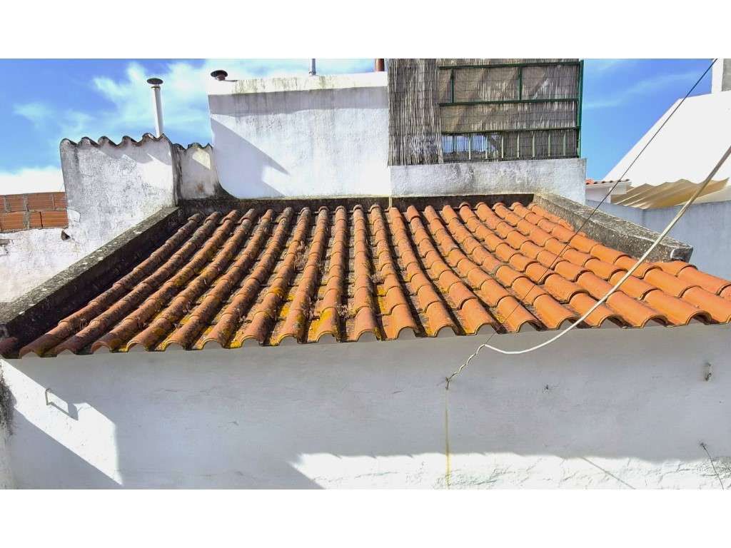 Moradia T1+1 com quintal na Vila de Redondo (Évora)-17