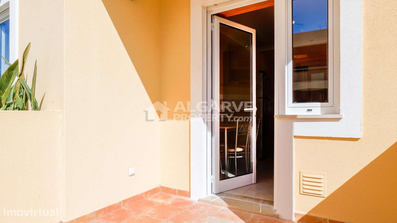 Apartamento T2 de Canto, no Rés do Chão com Vistas para o Golfe | Mill-17