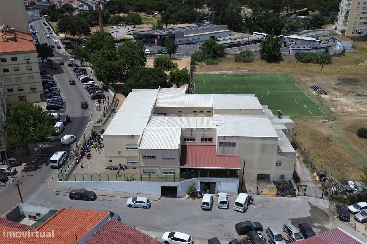 Apartamento T2 com logradouro e anexo.-35