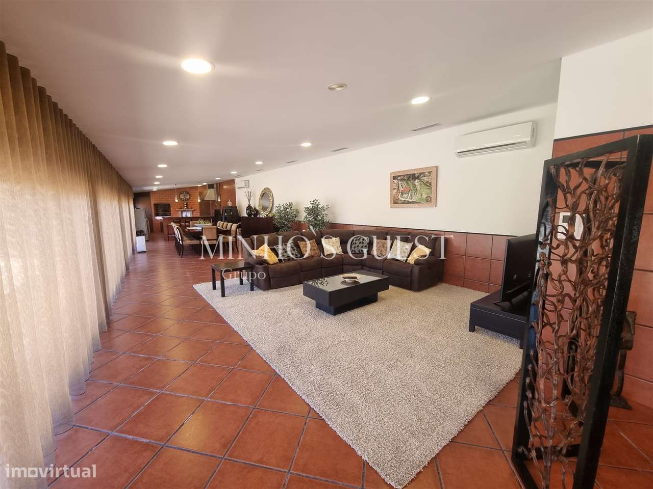 Moradia V4 de Luxo (650m2) Implantada em Terreno de 12500m2 - Souto, G-38