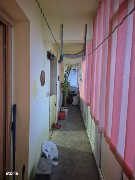 Apartament 2 camere, decomandat, zona de vest - Imagine principală: 2/5